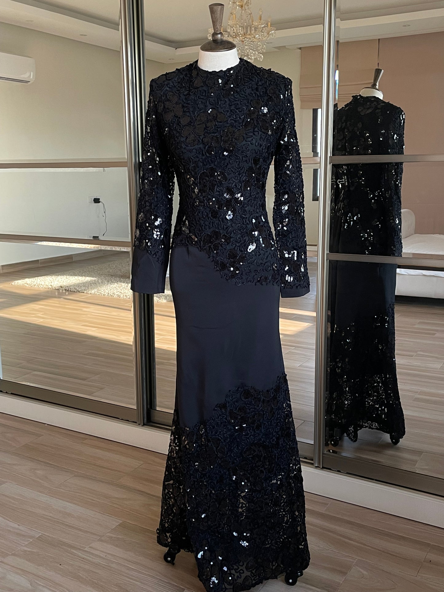 Black Elegant lace maxi dress